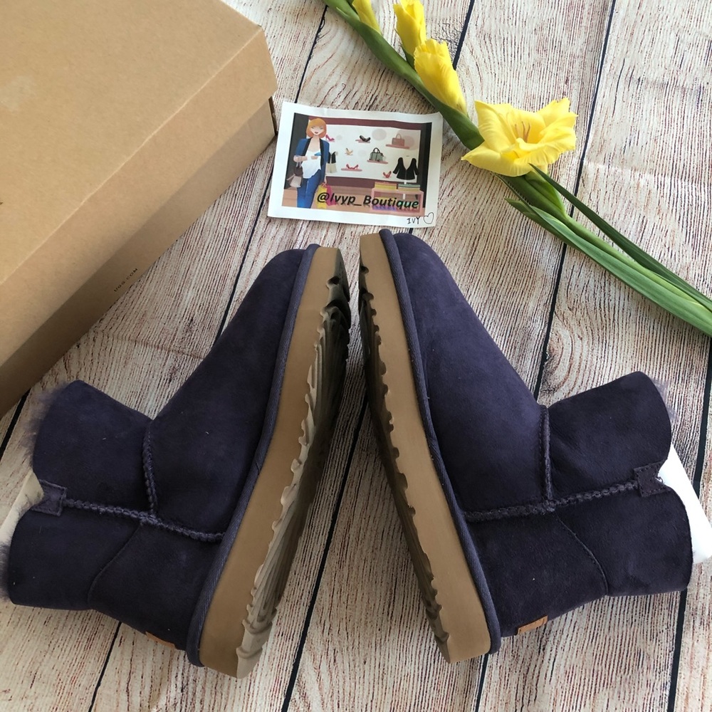 UGG Mini Bailey Button II Boot - Picture 3 of 7